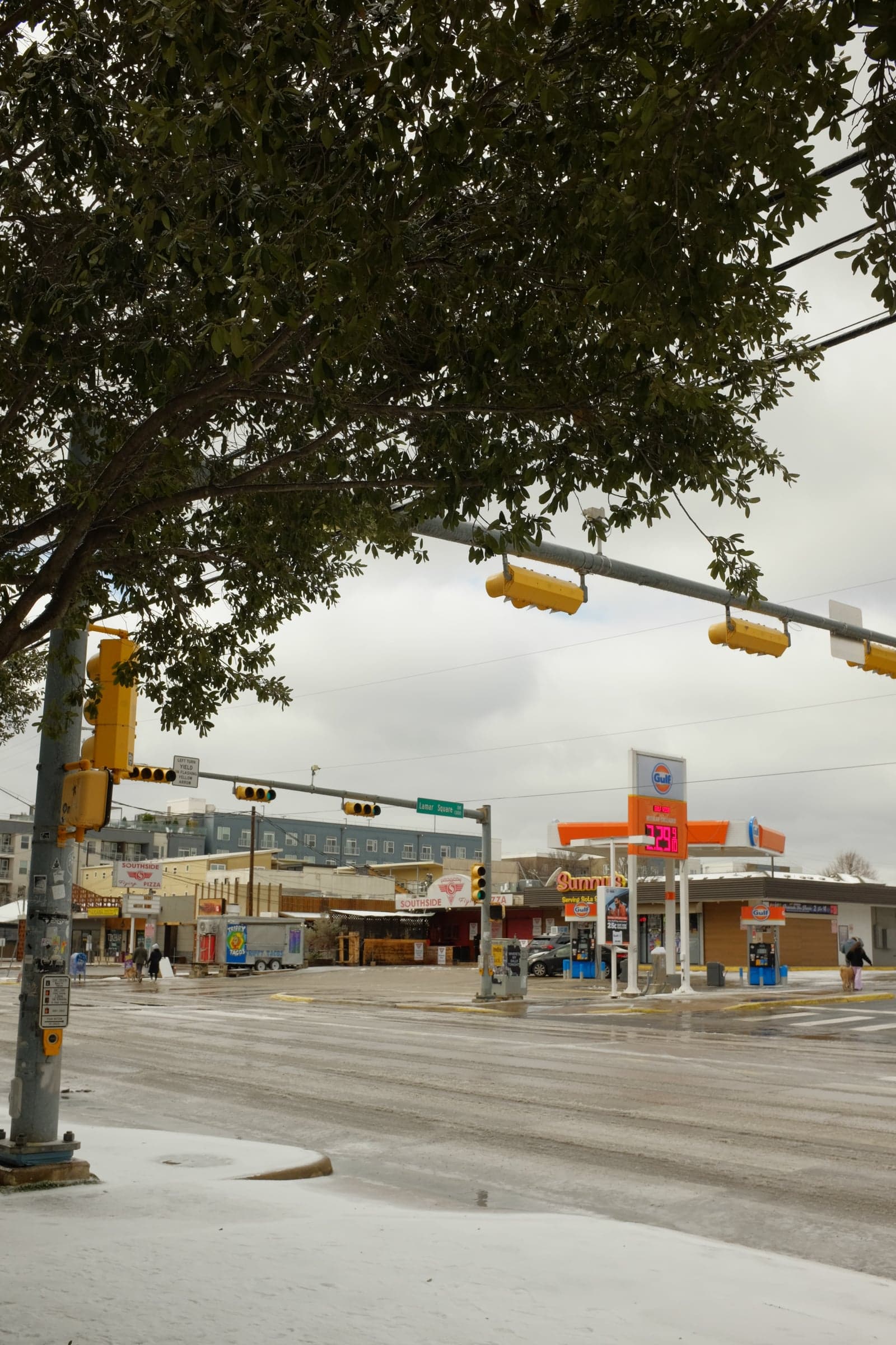snowing in austin
