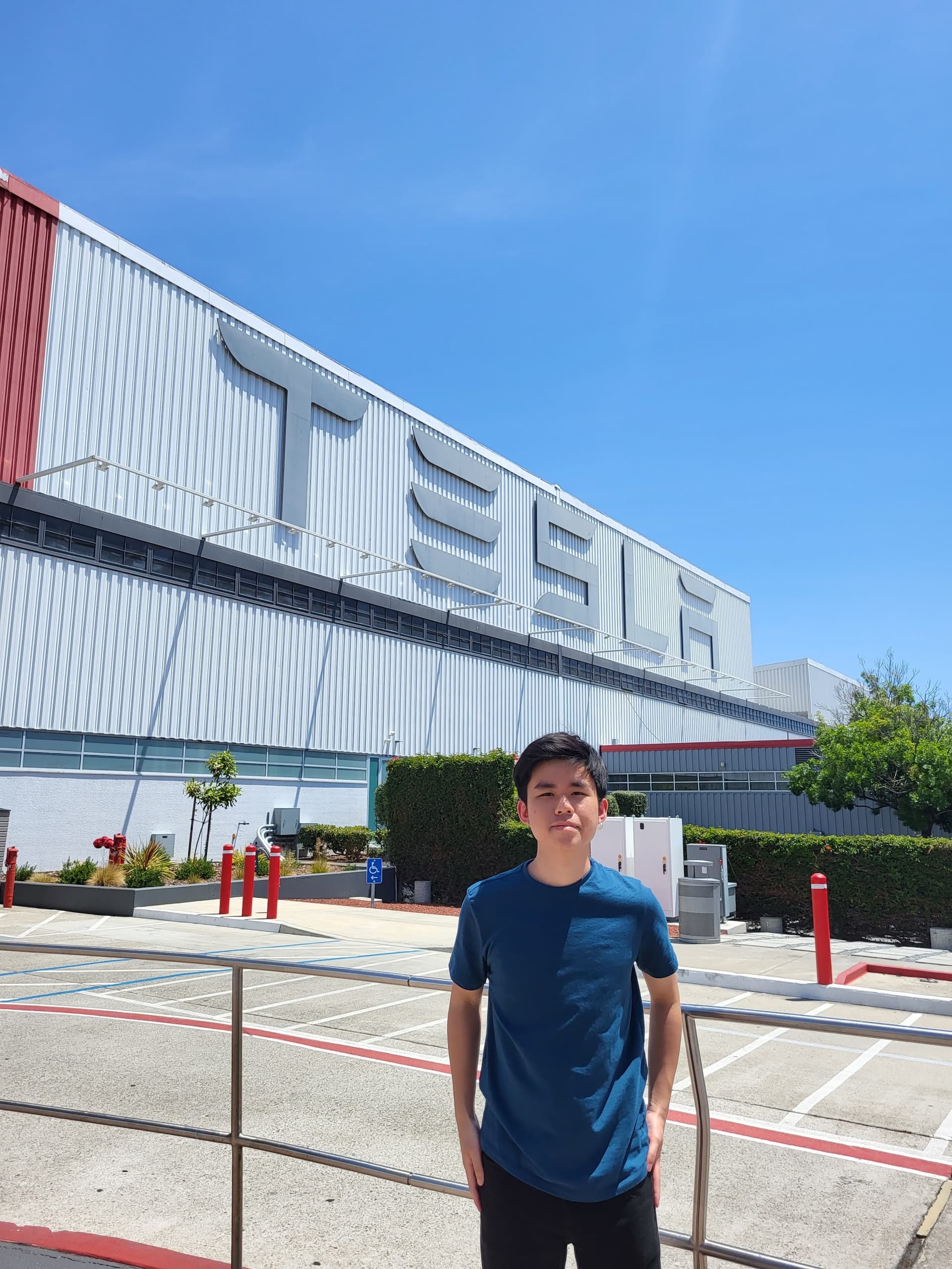 tesla2022.jpg